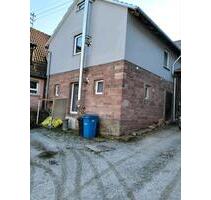 Haus mit Nebengebäude und Scheune - Gemünden am Main