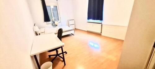 Foto - Schönes Zimmer in Obertürkheim Stuttgart frei