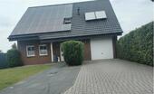 Foto - Einfamilienhaus mit Garten, Garage und Wintergarten