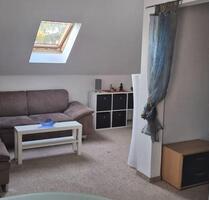 Schöne teilmöbliert 2-Raum-DG-Wohnung in Reinsdorf Wilhelmshöhe - Wilkau-Haßlau