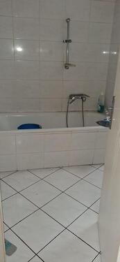Foto - MIETFREI!!! Renovierungsbedürftige 2,5 Dachgeschosswohnung (Mietfreiezeit nach Vereinbarung)