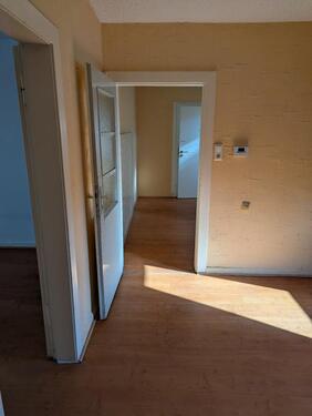 Foto - Helle 2-Zimmer-Dachgeschosswohnung in Remscheid – frisch gestrich