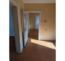 Helle 2-Zimmer-Dachgeschosswohnung in Remscheid – frisch gestrich