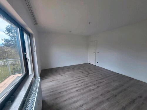 Foto - Helle, geräumige 3 Zimmer Wohnung, neu, 73 m2,