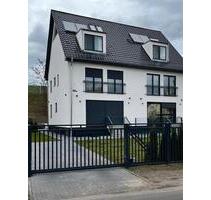 Helle 4 Zimmer Souplexwohnung mit Terrasse und Garten - Berlin Spandau
