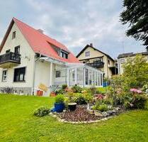 Einfamilienhaus mit viel Platz, Doppelgarage und Garten - Altenkirchen (Westerwald)