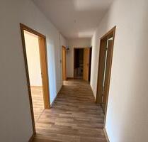 Zentrumsnah - großzüge, helle 3- Raum DG Wohnung - Plauen