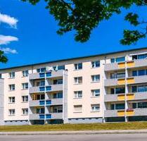 4-Raumwohnung mit Balkon in grüner Umgebung und Spielplatz - Hoyerswerda