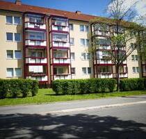 Eine kleine Rarität stellt sich vor: 2 Zimmer mit verglastem Balkon - Chemnitz Altendorf
