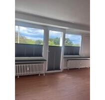 1 Zimmerwohnung mit Aufzug, Balkon, Stellplätzen in Top Lage - Laatzen