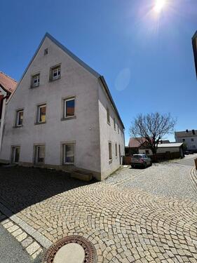 Foto - Einfamilienhaus mit großem Garten und Scheune