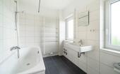 Foto - Moderne 4-Zimmer-Wohnung im Erdgeschoss mit Garten & Terrasse