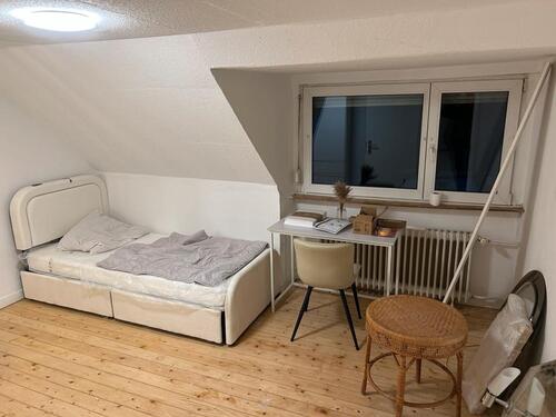 Foto - 1 Zimmer Dachgeschoßwohnung zur Miete in Bonn