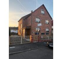 Ein oder zwei Familienhaus freistehend . - Hainburg