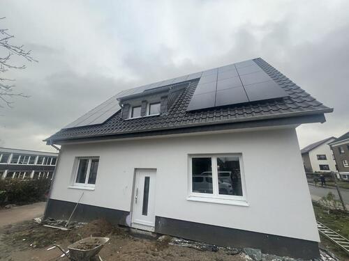 Foto - Neuwertige 4-Zimmer-EG-Wohnung mit Terrasse & Stellplatz