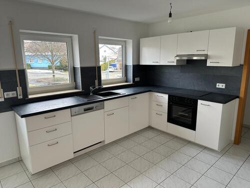 Foto - 3-Zimmerwohnung neu renoviert - 890,00&nbsp;EUR Kaltmiete, ca.&nbsp; 94,00&nbsp;m&sup2;