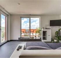 Freundliche 2-Zimmer DG Wohnung mit Einbauküche und Balkon - Osburg