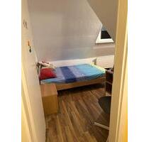 Dachgeschoss - 450,00&nbsp;EUR Kaltmiete, ca.&nbsp; 49,00&nbsp;m&sup2; in Gelsenkirchen (PLZ: 45886) Ückendorf