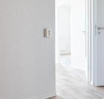 Neu gefällig? Sanierte 1-Raum-Wohnung mit Aufzug. - Schönebeck (Elbe)