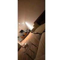 Eine Zimmer zu vermieten in 150-m²-Wohnung (4 Zimmer, modern) - Darmstadt Darmstadt-Nord