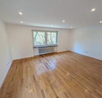 Frisch renovierte 2,5-ZKB mit Balkon, EBK & Garage in ruhiger Lag - Völklingen