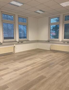 Foto - Büro zu vermieten - 420,00&nbsp;EUR Kaltmiete, ca.&nbsp; 30,00&nbsp;m&sup2;