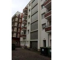 Zentrale und helle 2-Zimmer-Wohnung mit zwei Balkonen zu vermieten! - Frankfurt am Main Nordend Ost