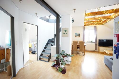 Foto - Charmante & Moderne 3,5-Zimmer-Maisonette-Wohnung im 2. OG in Stu