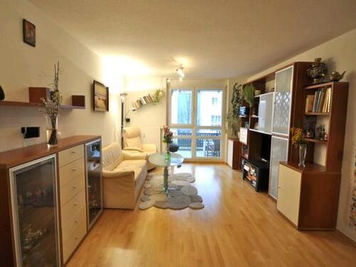 Foto - Helle 2,5-Zimmer-Wohnung im 2. OG mit Balkon in Stuttgart-Hausen