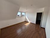 Foto - Frisch renovierte, 2- Zimmerwohnung mit Einbauküche