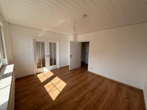 Foto - Frisch renovierte, 2- Zimmerwohnung mit Einbauküche