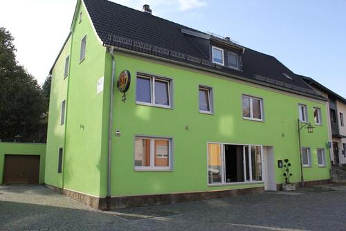 Foto - 3 Zimmer Erdgeschoss-Wohnung mit EBK -- renoviert ** Duschbadezimmer ca. 60 qm