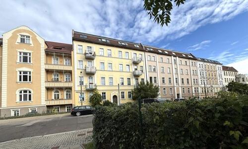 Foto - Altbau-Charme - großzügig geschnitten - modernisiert - 1. OG - Balkon - Zentrumsnähe und Parkanlage 'vor der Türe' ...