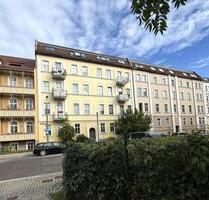 Altbau-Charme - großzügig geschnitten - modernisiert - 1. OG - Balkon - Zentrumsnähe und Parkanlage 