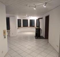 Renovierte 2,5-Zimmer-Einliegerwohnung (inkl. Küche & Stellplatz) - Oberreichenbach