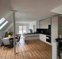 Neubau - 3,5 Zimmer Maisonette-Wohnung mit Balkon und Garage - Neulußheim