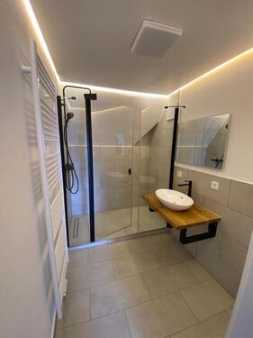 Foto - Hochwertige Vollsanierung: 4,5-Zimmer-Wohnung mit Küche