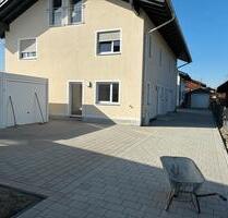 Doppelhaushälfte- Erstbezug - 2.000,00&nbsp;EUR Kaltmiete, ca.&nbsp; 138,00&nbsp;m&sup2; in Riedering (PLZ: 83083)