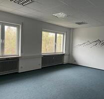 Ruhige Lage, helle Büroflächen in Wiesbaden