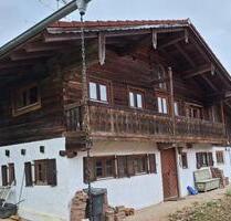 Einzigartiges, denkmalgeschütztes Bauernhaus mit Anbau - Eichendorf