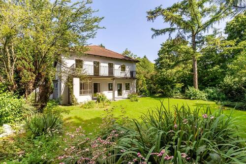 Foto - Perfekt für Familien: Soeben hochwertig renoviertes Einfamilienhaus mit Garten