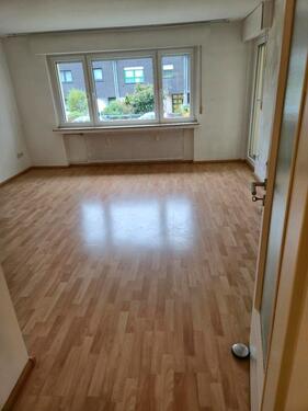 Foto - Helle 3-Zimmer-Wohnung (EG) in gepflegtem Haus + Garage