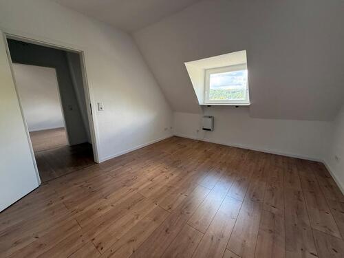 Foto - Komplett kernsanierte 2.OG DG. Wohnung in ruhiger Lage HA-Lahnstr