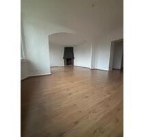 Renovierte 2,5 Zimmer Wohnung mit offenem Kamin in Essen Steele Renovierte 2,5 Zimmer Wohnung mit offenem Kamin in Essen Steele