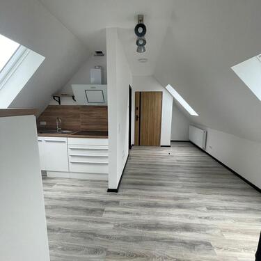 Foto - Charmante Dachgeschosswohnung - 600,00&nbsp;EUR Kaltmiete, ca.&nbsp; 100,00&nbsp;m&sup2;&nbsp;Wohnfl&auml;che