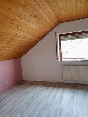 Foto - 4 Zimmer Dachgeschoßwohnung zur Miete in Neuhof
