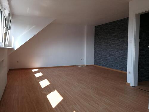 Foto - Schöne DG-Wohnung ab sofort zu vermieten