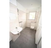 Erdgeschosswohnung mit ebenerdiger Dusche und Balkon - Eisleben (Lutherstadt)