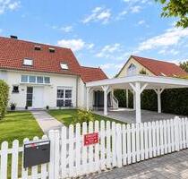 Charmante DHH in ruhiger Lage, Pool, Koiteich, Carport, Terrasse - Woltersdorf