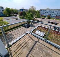 Moderne 2 Zimmer Wohnung, Einbauküche, Balkon in Merseburg